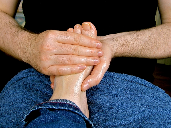 Feet Oil Massage Feet Oil Massage