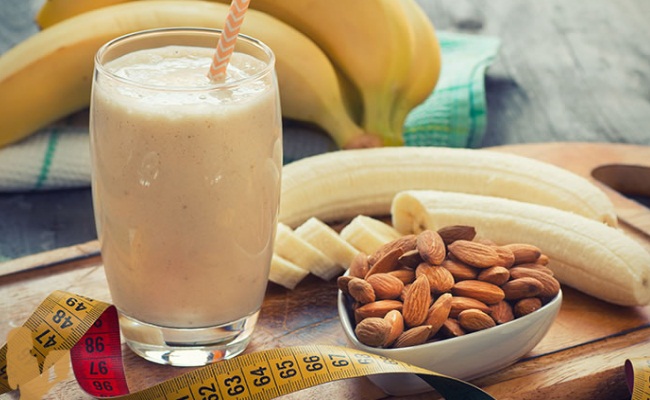 Banana Almond Smoothie Banana Almond Smoothie