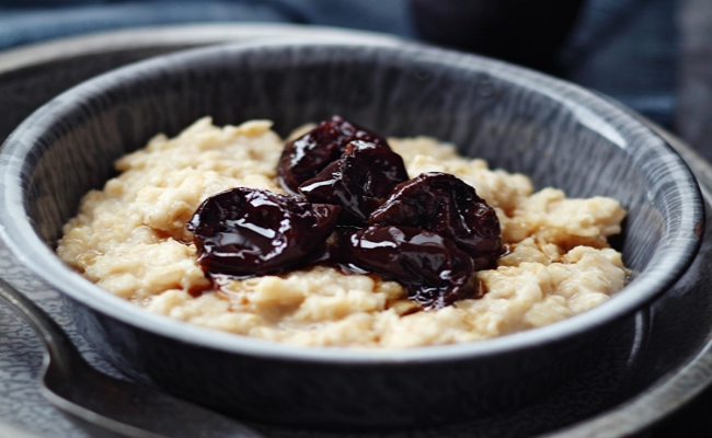 Oatmeal with prunes