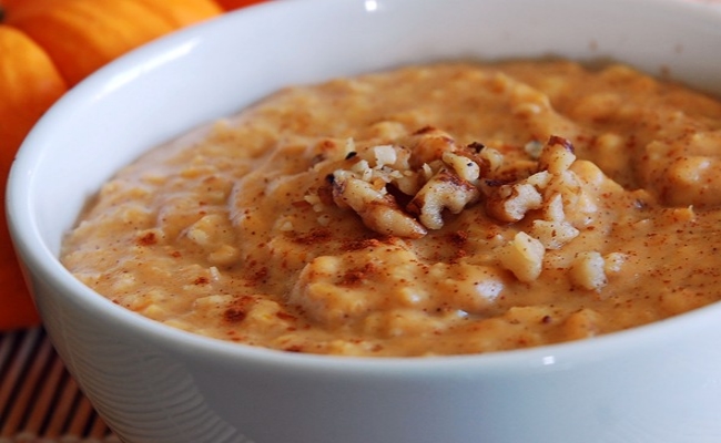 Spicy oatmeal porridge
