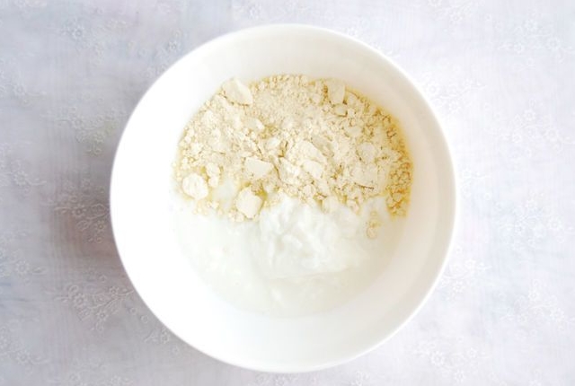 Scrub Made From Gram Flour And Curd
