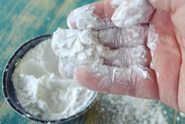 Homemade Powder Deodorant For Sensitive Skin