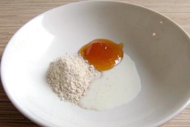 Honey, Milk And Oatmeal Scrub Honey, Milk And Oatmeal Scrub