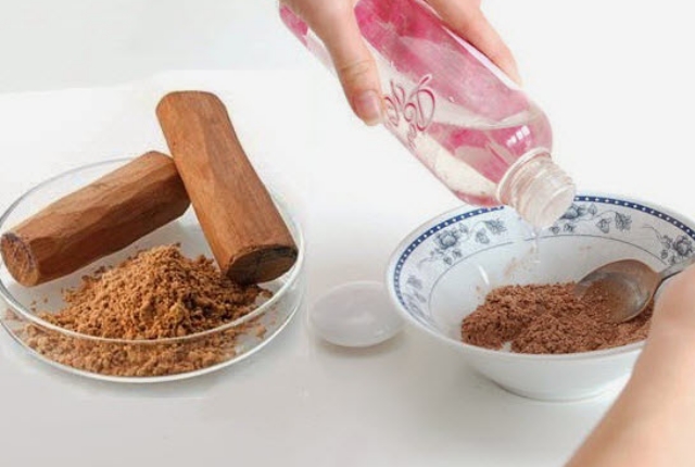 Sandalwood Powder And Rosewater Sandalwood Powder And Rosewater