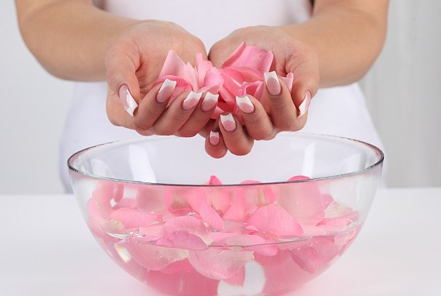 Use Rose Water Rinse Use Rose Water Rinse