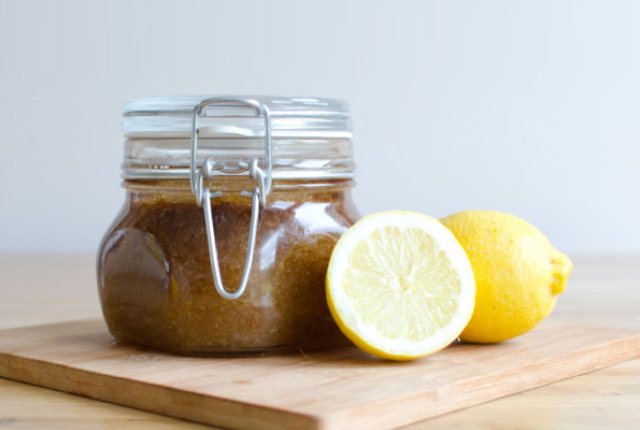 Lemon Essential Oil With Brown Sugar