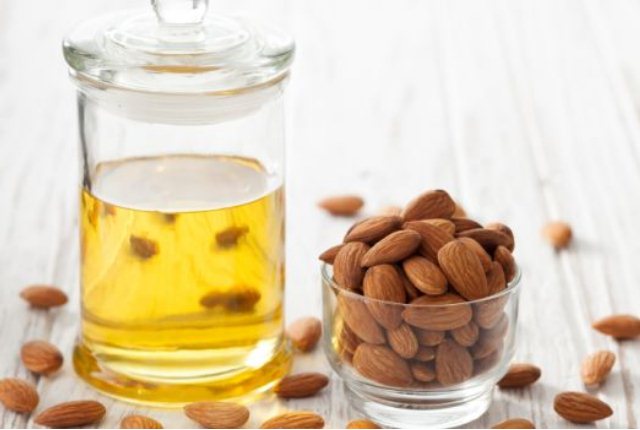 Sweet Almond Oil Face Pack