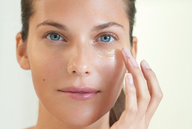 Use Eye Serum Use Eye Serum