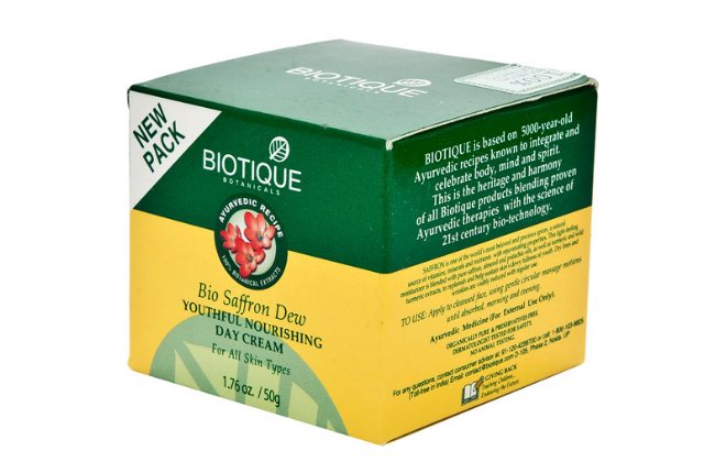  Biotique Botanical Bio Saffron Dew Youthful Nourishing Day Cream